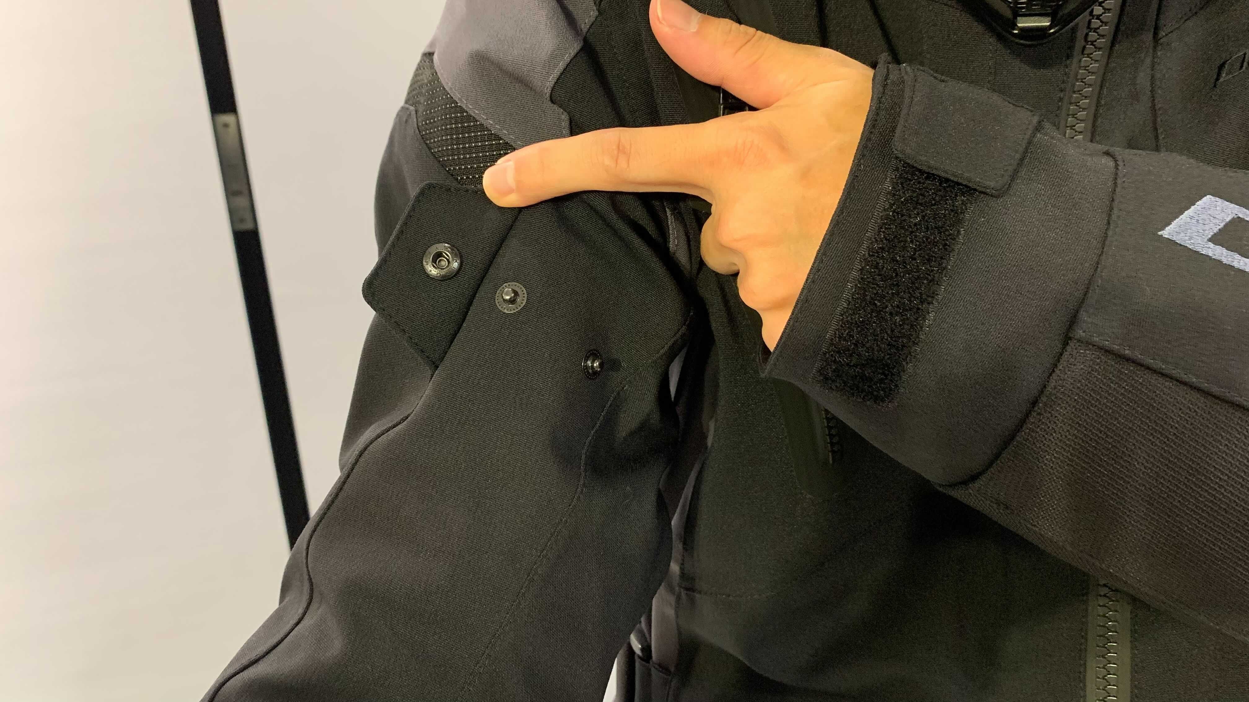 防水・防寒・快適性を兼ね備えたツーリングジャケット”TONALE D-DRY